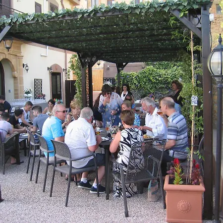Couette-café Platani 3*